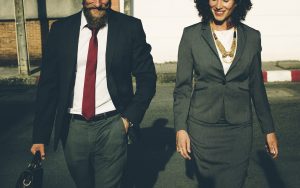 保険営業はきつい?辛い?保険営業の仕事内容や年収(給与)と良くある悩み