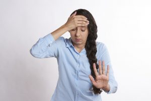 生命保険営業を辞めたい理由はきついノルマ?生保レディからの転職・辞め方とは?