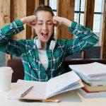 仕事が自分だけ終わらないストレスや不安・辛い気持ちの対処法